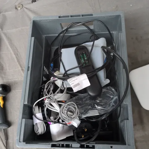 TOTE OF APPROXIMATELY 12 ASSORTED ITEMS TO INCLUDE: PLUSNET BROADBAND ROUTER 