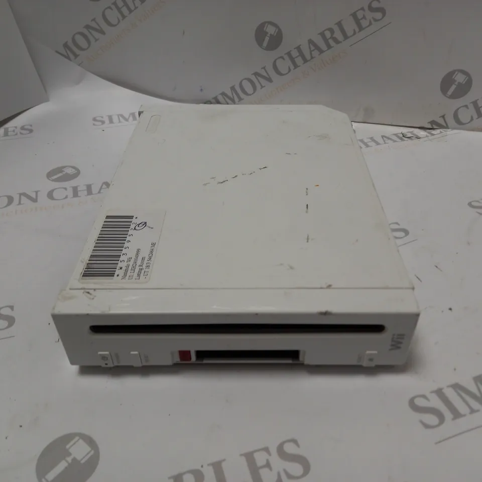 NINTENDO WII GAMES CONSOLE IN WHITE