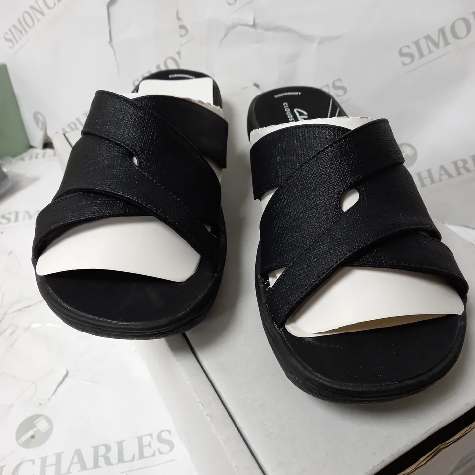 GROVE SANDLE BLACK SIZE 8