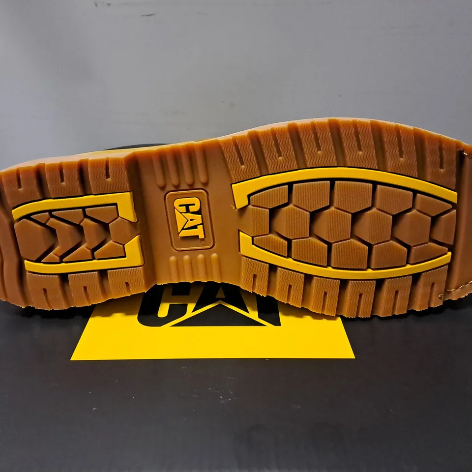 BOX PAIR OF CAT CATERPILLAR POWERPLANT GYW SAFETY BOOT - HONEY - UK 13