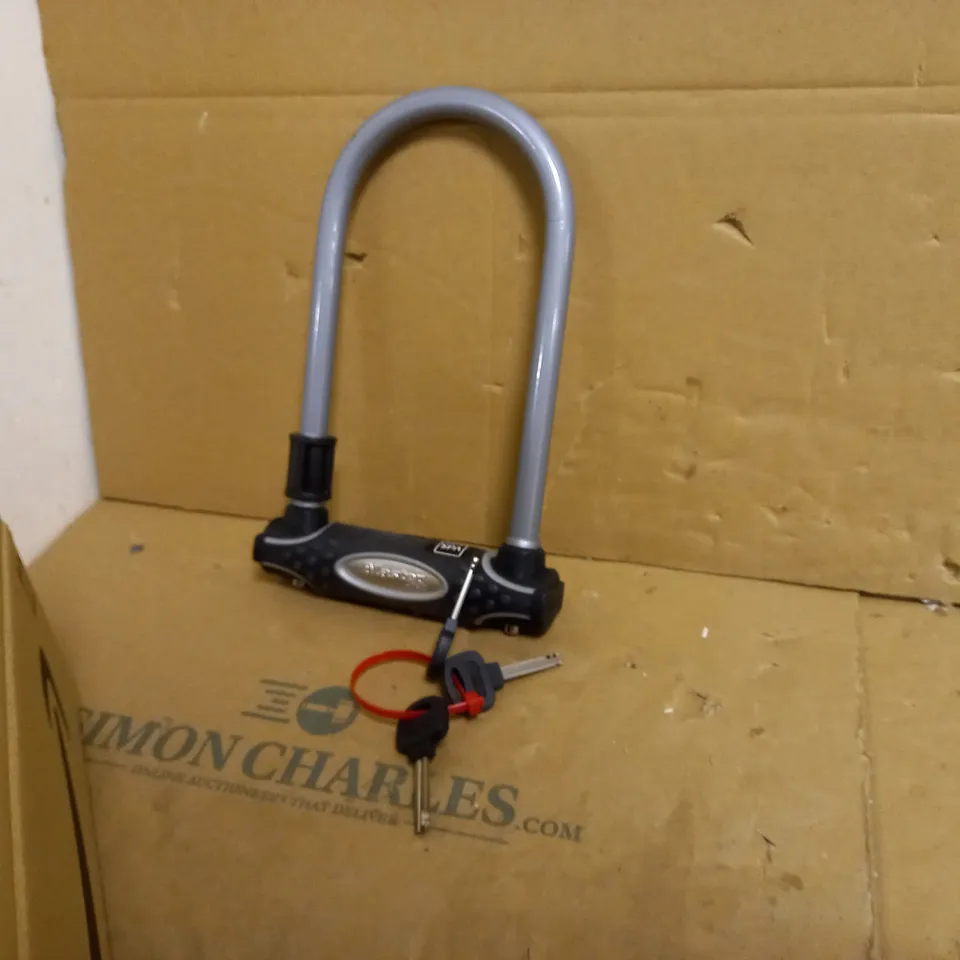 MASTER LOCK STREET FORTUM GOLD SOLID SECURE D-LOCK