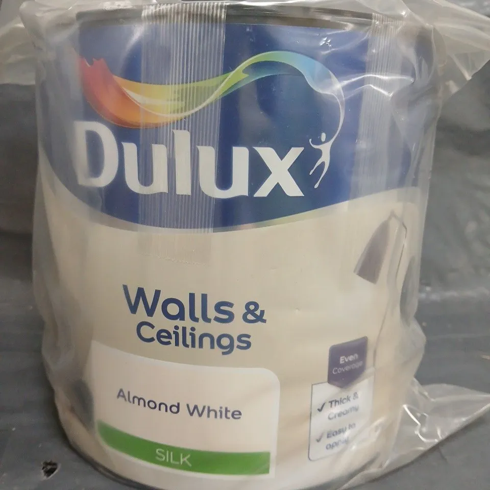 BOXED DULUX WALLS & CEILINGS PAINT - ALMOND WHITE - 2.5L - COLLECTION ONLY