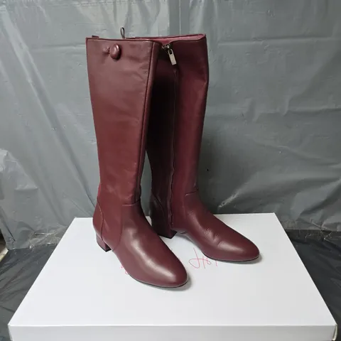 BEN DE LISI KNEE HIGH BOOTS - RED - SIZE 7