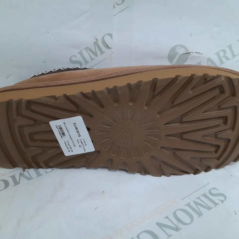 PAIR OF UGG KUWANS CLASSIC SLIP ONS IN BROWN - SIZE 40