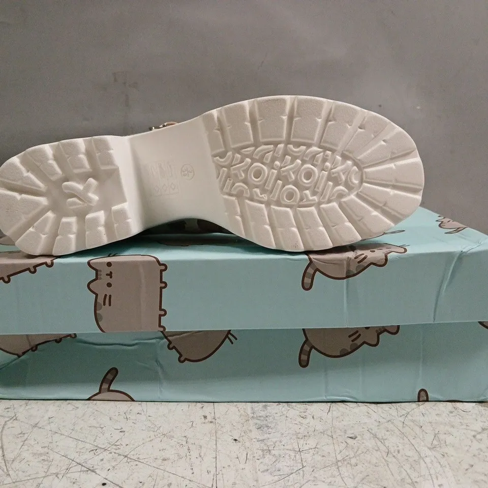 BOXED PAIR OF KOI SAI WHITE MARY JANES PUSHEEN EDITION SIZE UK 3
