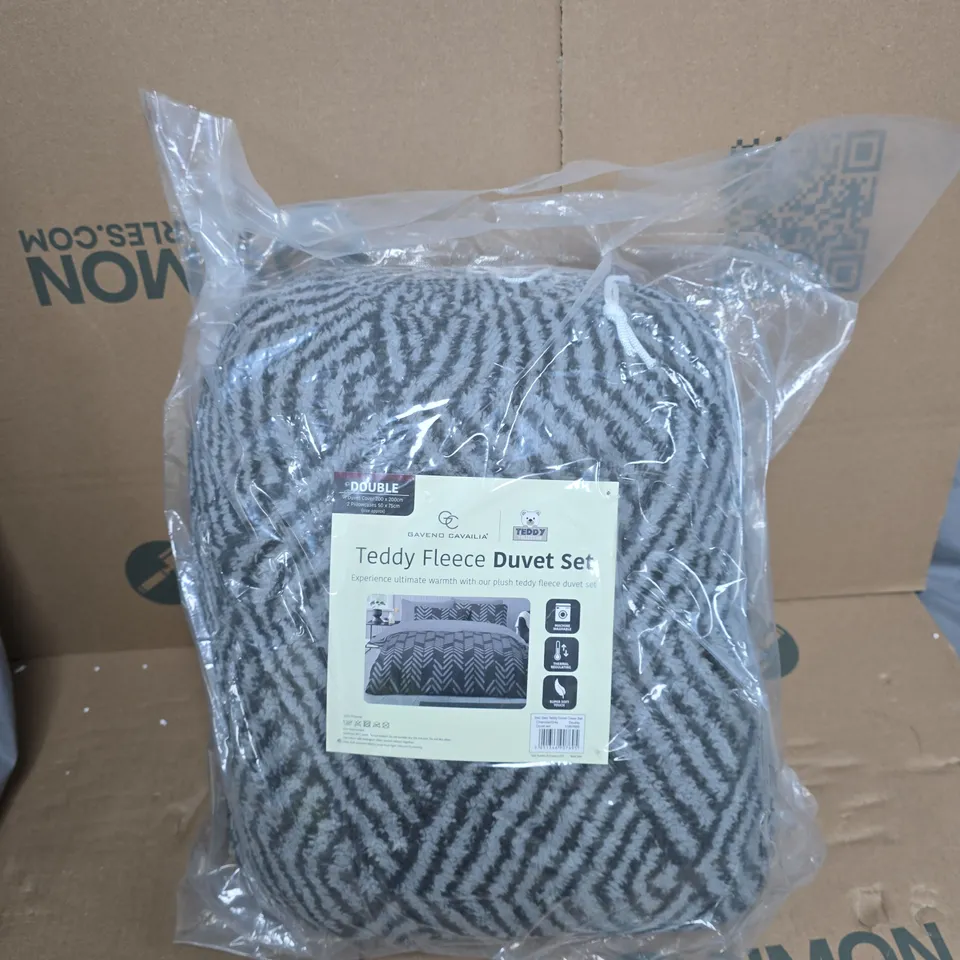 INEZ GEO TEDDY DUVET COVER SET – CHARCOAL/GREY, DOUBLE