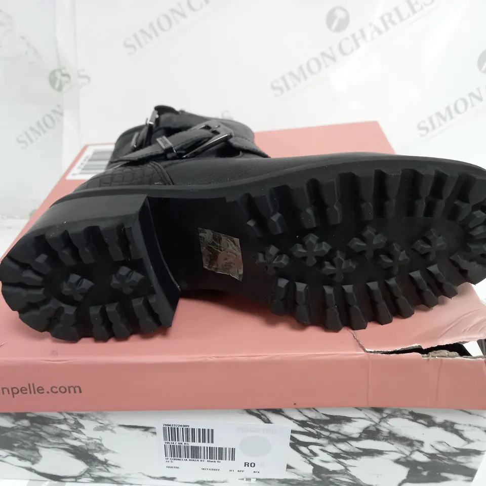 MODA CORNELIA BIKER BOOTS IN BLACK SIZE 5 