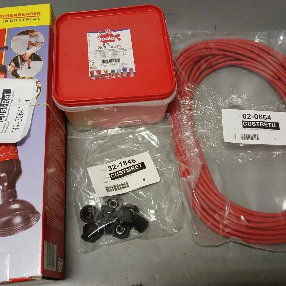 BOX OF APPROX 6 ASSORTED ELECTRICAL ITEMS TO INCLUDE - SCOLA SOFT DOUGH , ROPUMP , MIC CABLE ETC