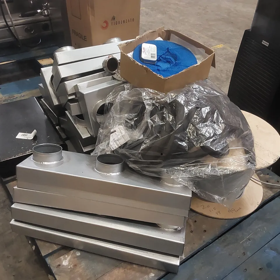 PALLET OF ASSORTED CATERING EQUIPMENT PARTS ECT
