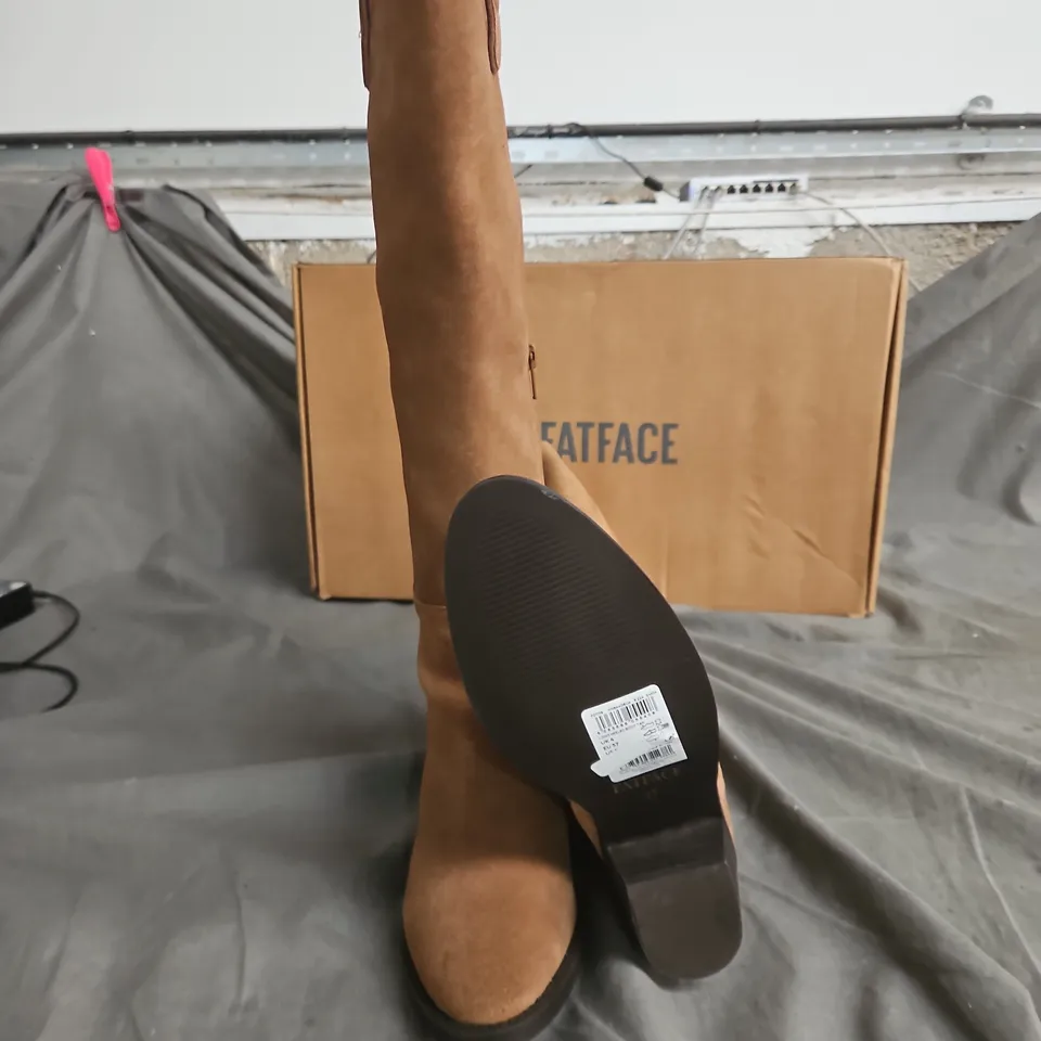 FATFACE KNEE-HIGH BROWN SUEDE BOOT WITH SIDE ZIP - SIZE UK 4 