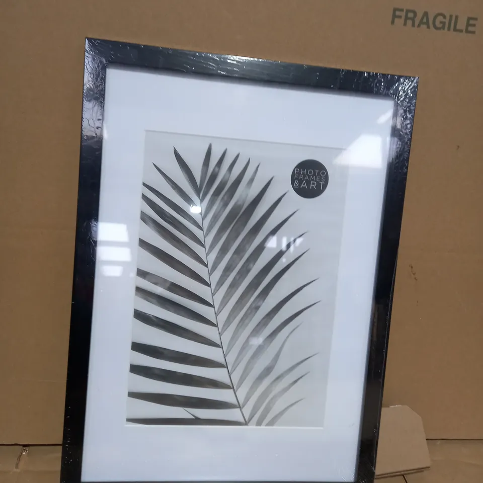 PF+A FLOWERED DESIGNED PHOTO FRAME 