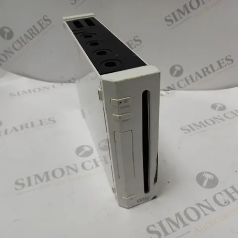 NINTENDO WII GAMES CONSOLE IN WHITE