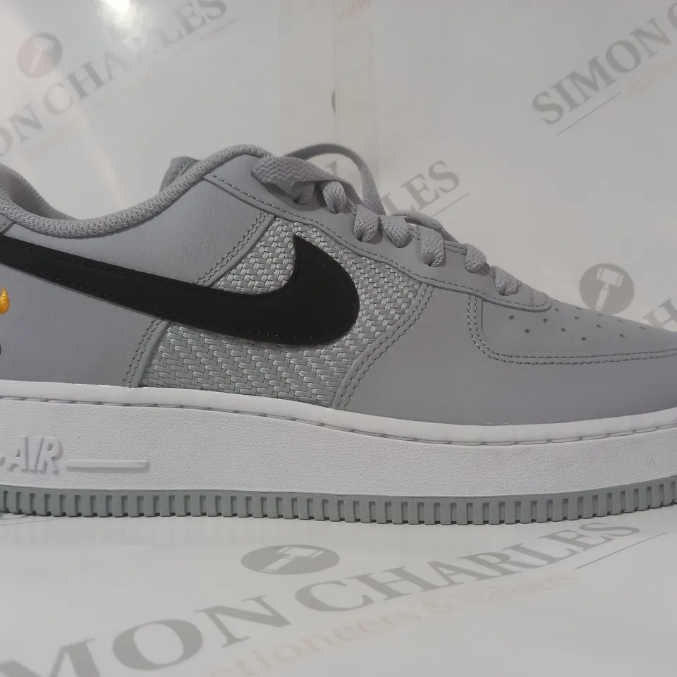 PAIR OF NIKE AIR FORCE 1 SHOE SIN GREY/BLACK/YELLOW UK SIZE 8