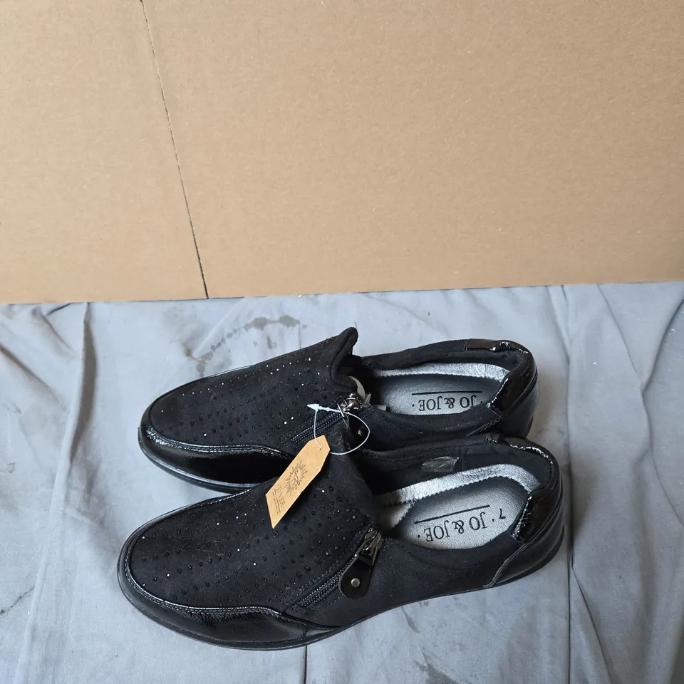 JO & JOE WOMEN'S BLACK PERFORATED SLIP-ON SHOES – UK 7