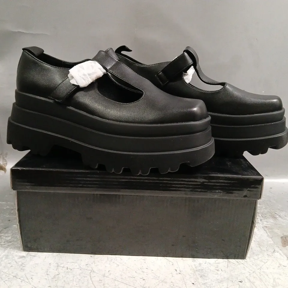 BOXED PAIR OF KOI SILENT AMITY TRIDENT PLATFORM MARY JANE SHOES IN BLACK UK SIZE 7