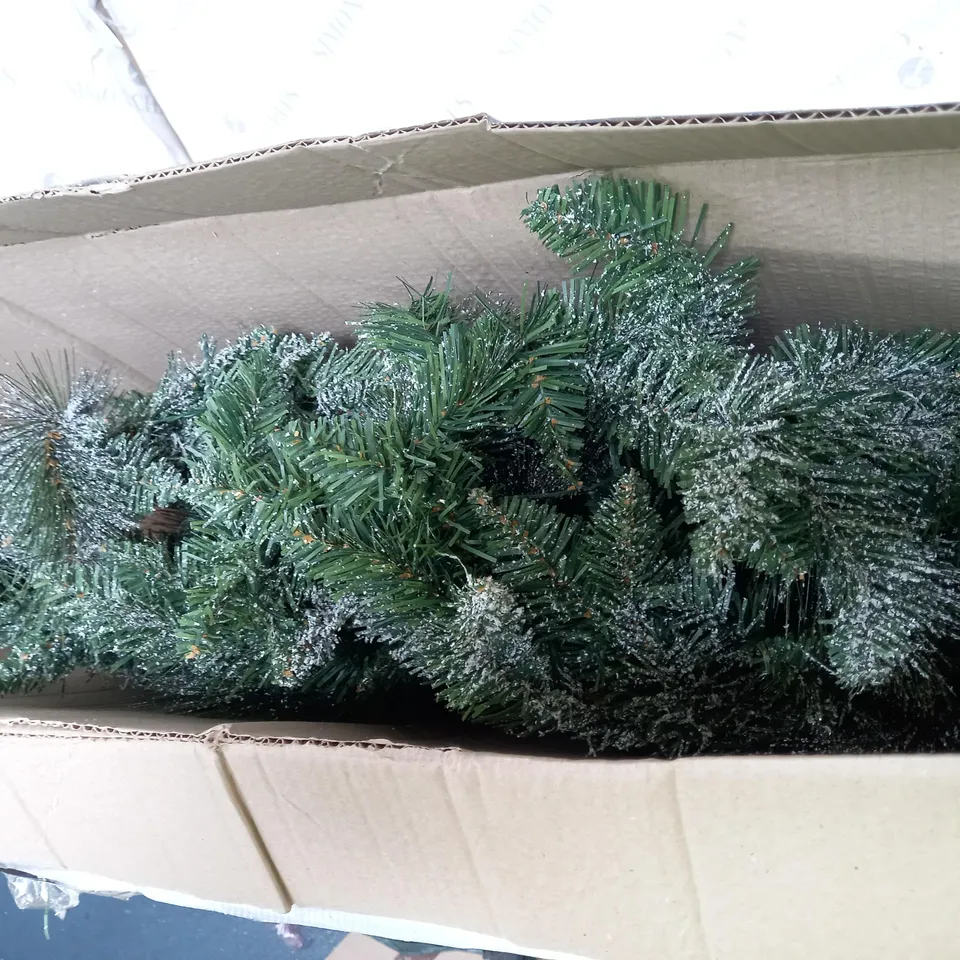 FROSTED CONE SWAG RRP £39.99