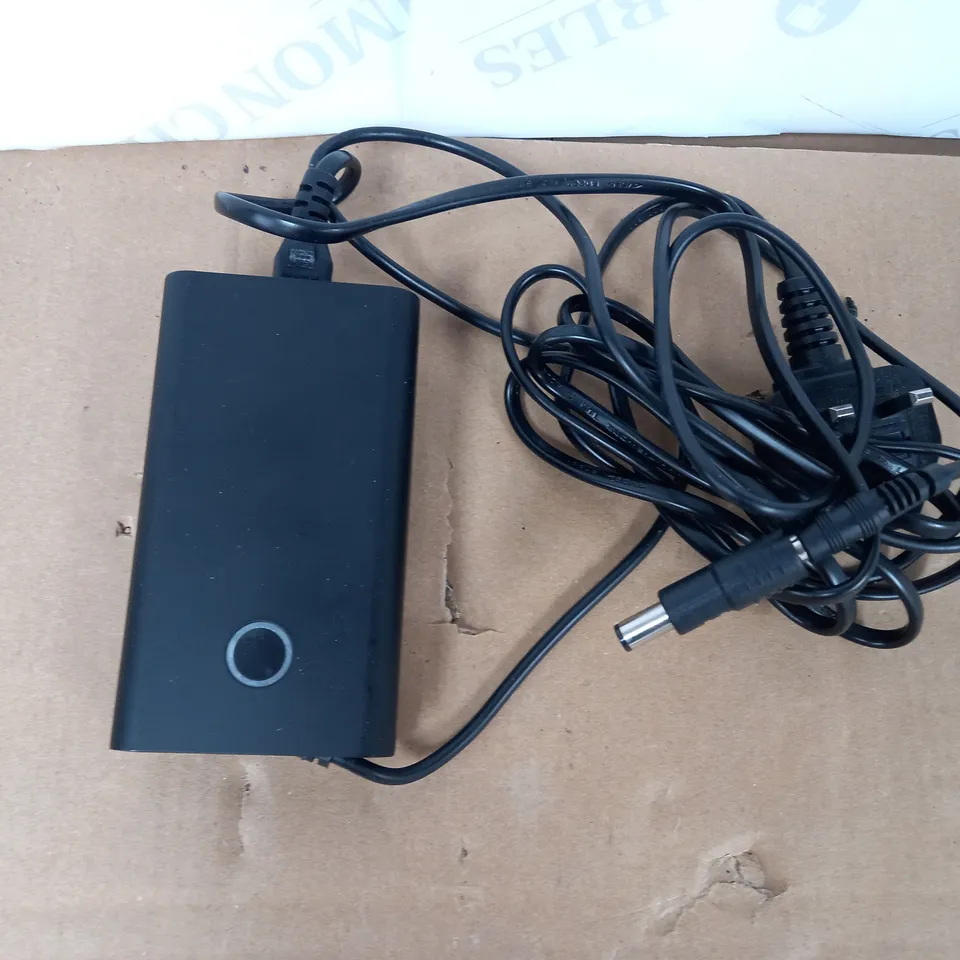 BLACKWEB 90W UNIVERSAL LAPTOP CHARGER