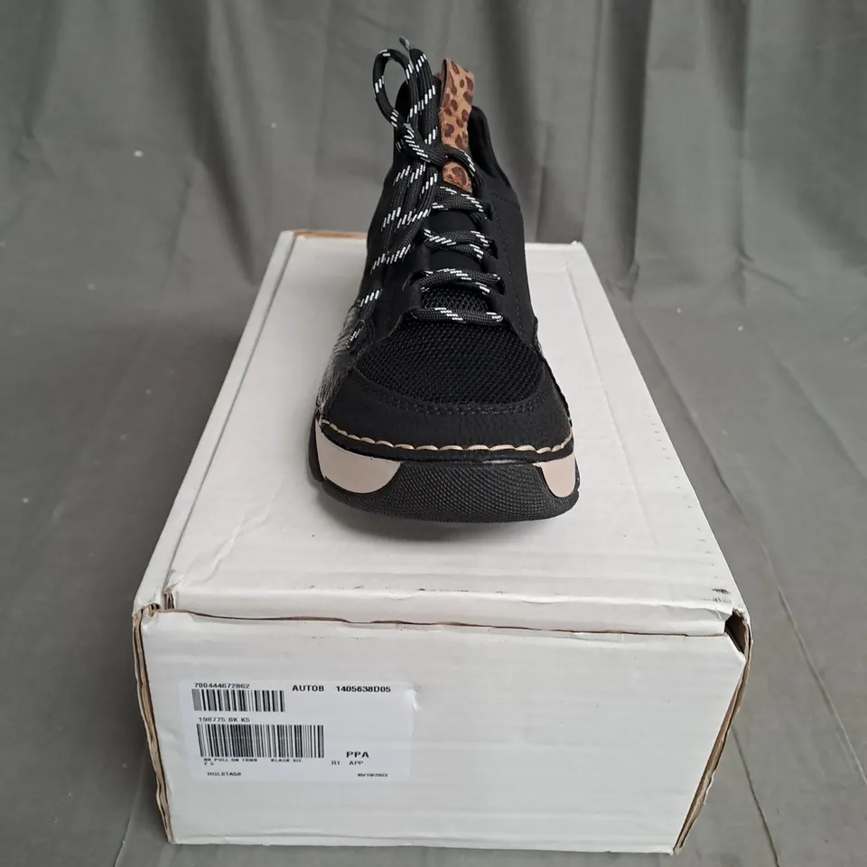 BOXED PAIR OF REIKER PULL ON TRAINERS SIZE 5