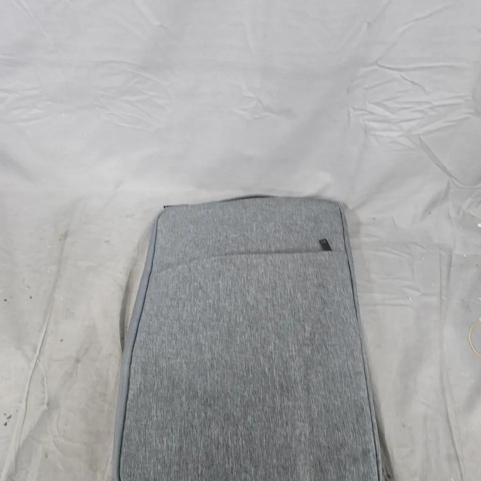 APPROXIMATELY 20 HOUSEHOLD ITEMS INCLUDING: LAPTOP BAG, BACKPACK AND KIDS TENT