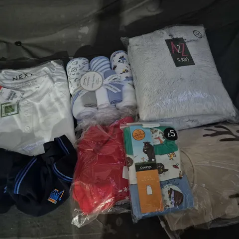 APPROXIMATELY 35 ASSORTED KIDS CLOTHING ITEMS IN VARIOUS SIZES, STYLES & COLOURS TO INCLUDE BRANDS SUCH AS NUTMEG, NEXT, GEORGE, ETC - COLLECTION ONLY
