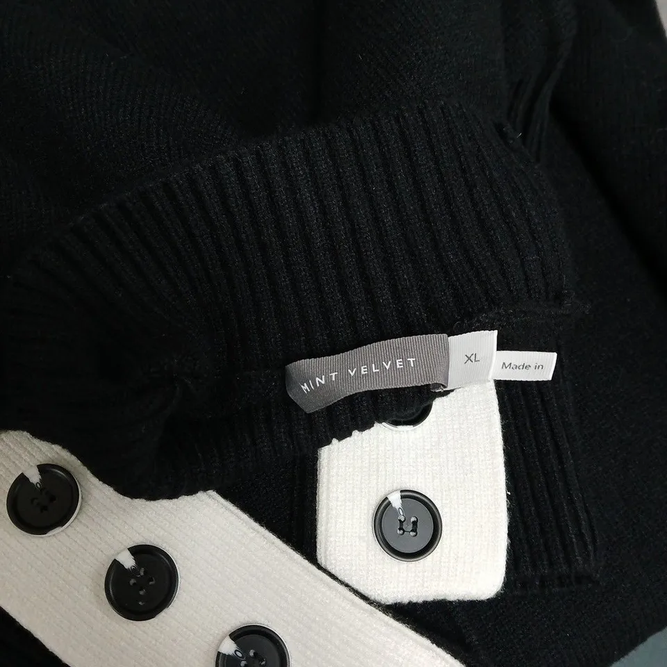 MINT VELVET SIZE XL BLACK JUMPER WITH WHITE ON SLEEVES