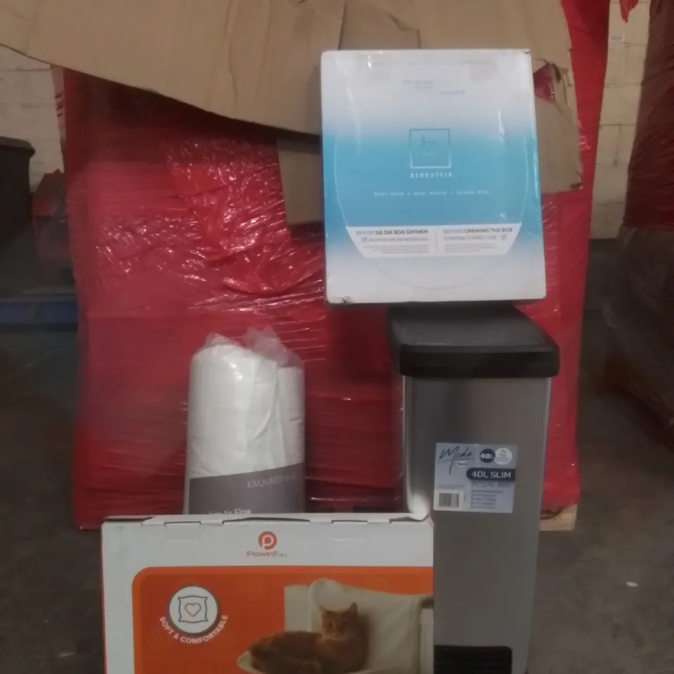 PALLET OF ASSORTED HOUSEHOLD GOODS AND FURNITURE TO INCLUDE; MODA 40L SLIM PEDAL BIN, POWER-FUL RADIATOR CAT BED, BENKSTEIN TOILET LID ETC