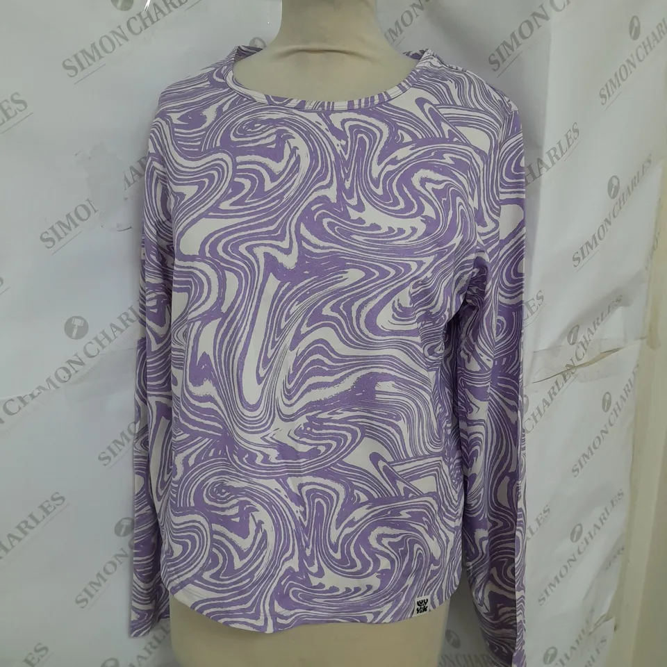 LUCY&YAK LONG SLEEVE TEE IN PURPLE RENE PRINT SIZE M