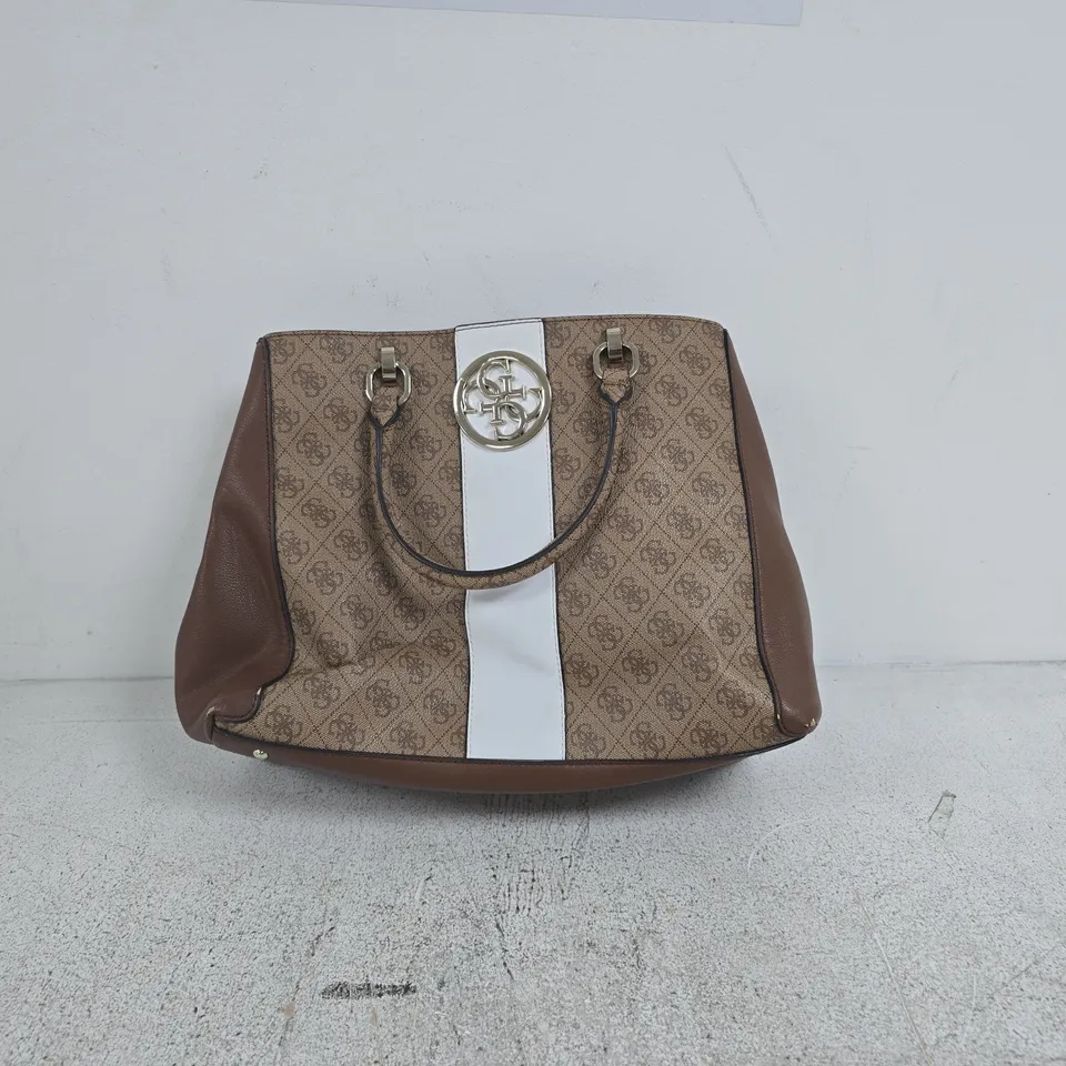 GUESS BAG MONOGRAM BROWN & WHITE STRIPE