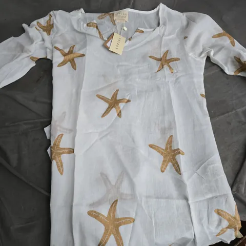 WOMEN'S WHITE TOP WITH GOLD STARFISH PRINT – LIGHTWEIGHT 