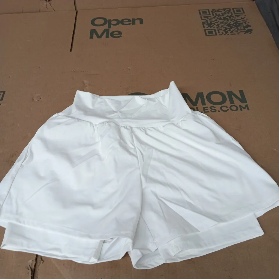 HALARA WHITE SKIRT, SIZE M