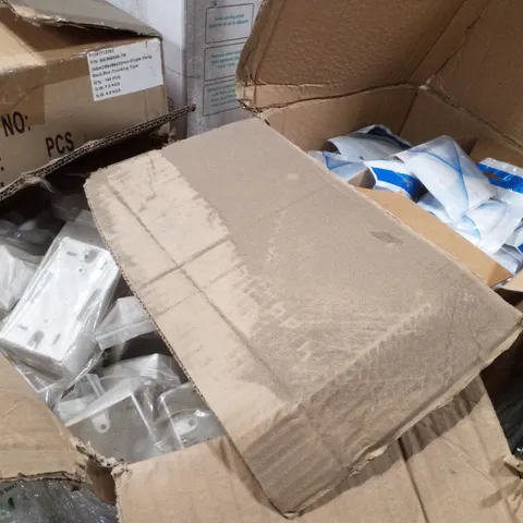 PALLET CONTAINING ASSORTED IT & NETWORKING PRODUCTS INCLUDING ASSORTED FACEPLATES & PRINTER