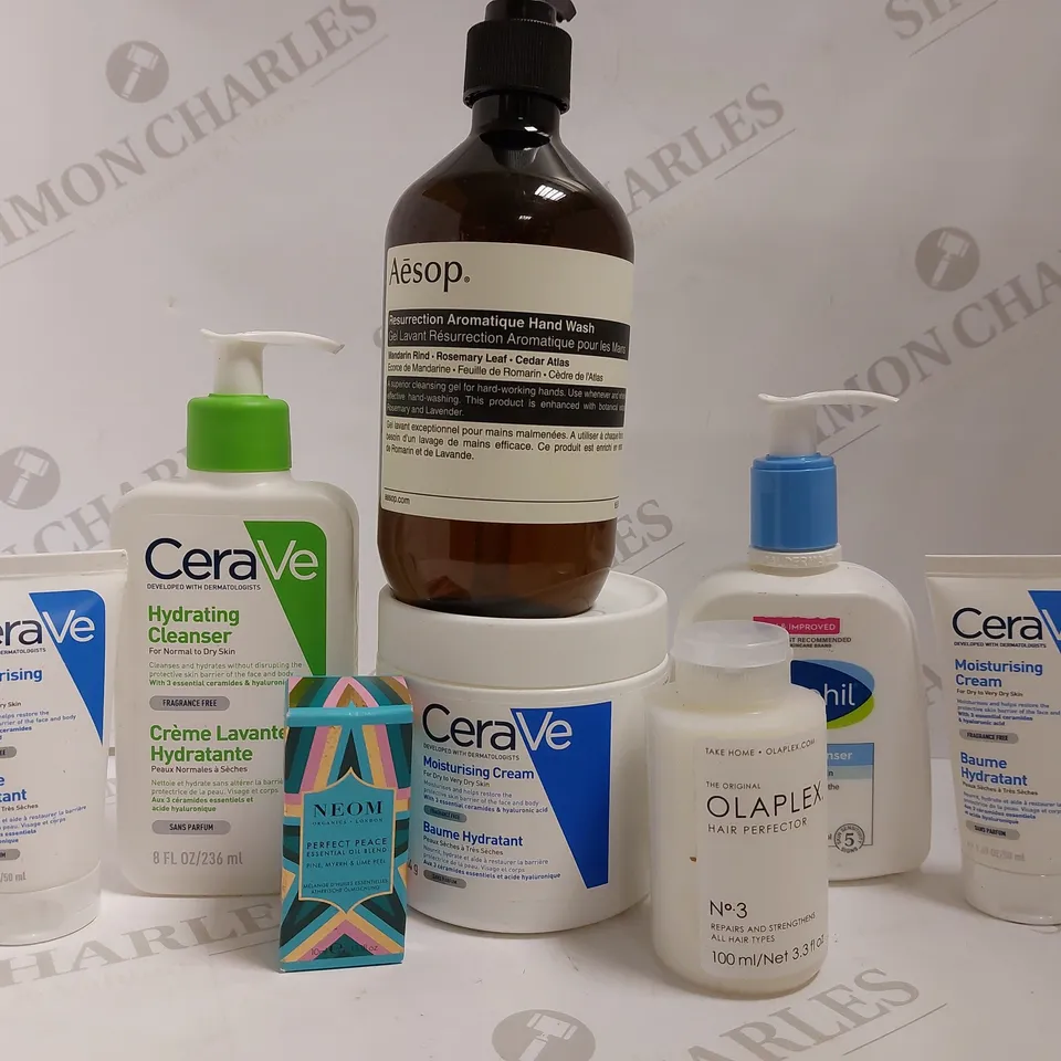 BOX OF APPROX 25 COSMETIC ITEMS TO INCLUDE CERAVE HYDRATING CLEANSER, CERAVE MOISTURISING CREAM, OLAPLEX HAIR PERFECTOR