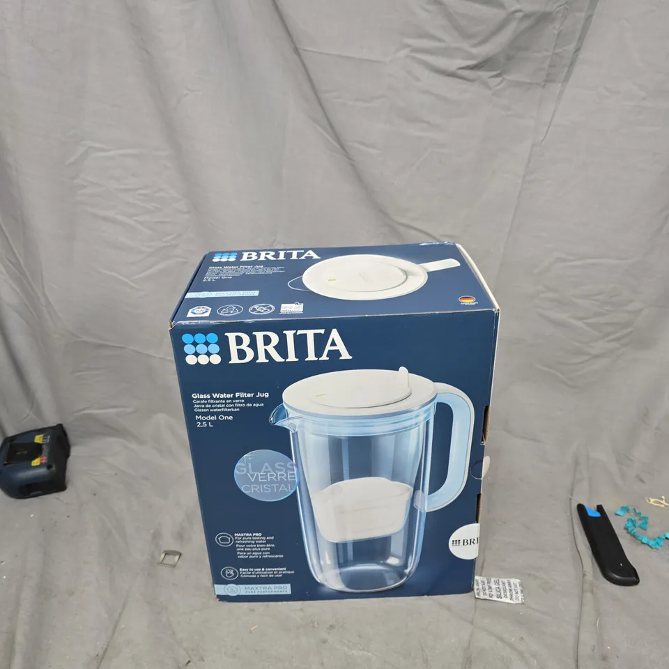 BRITA GLASS WATER FILTER JUG – 2.5 L, MODEL ONE