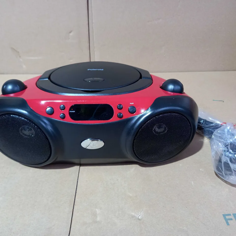 POLAROID BLUETOOTH CD BOOMBOX BLACK/RED 