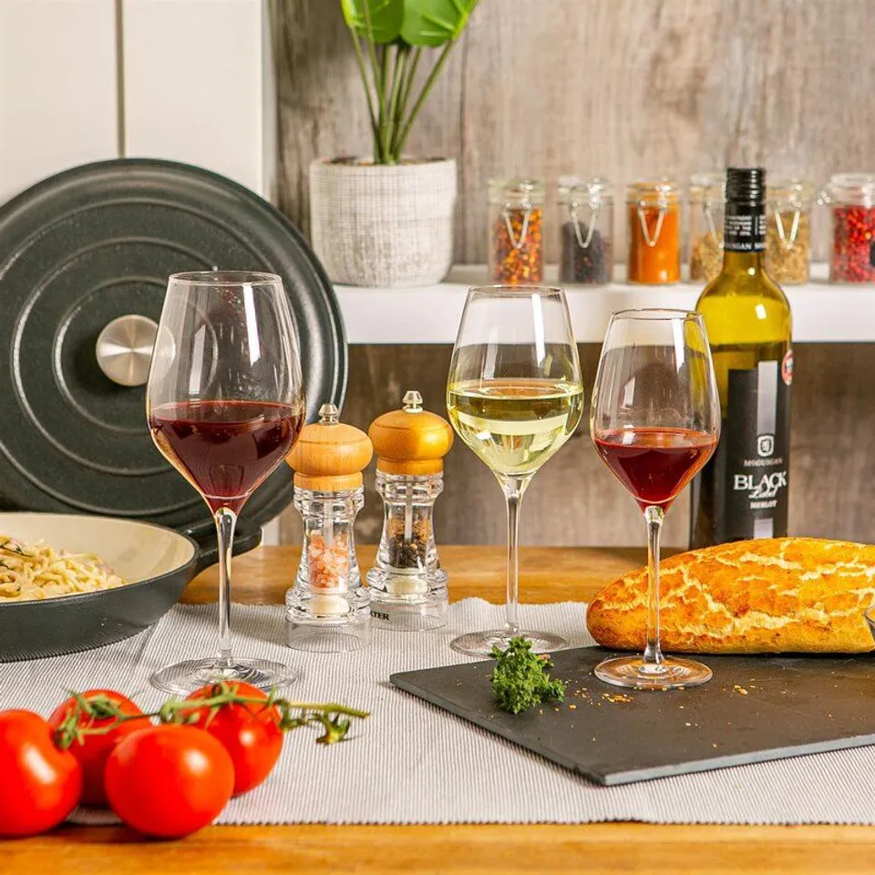 BOXED FOXX 24 PIECE ASSORTED GLASSWARE