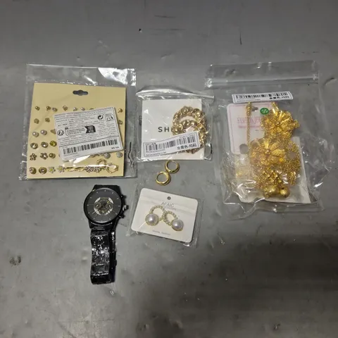 APPROXIMATELY 9 ASSORTED JEWELLERY ITEMS TO INCLUDE - WATCH , EARRINGS , NECKLACE