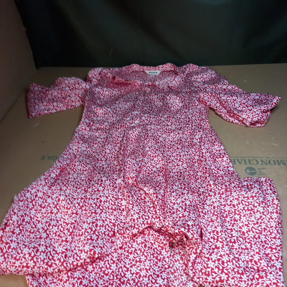 PLEATED SKIRT SHIRT DRESS SIZE 18