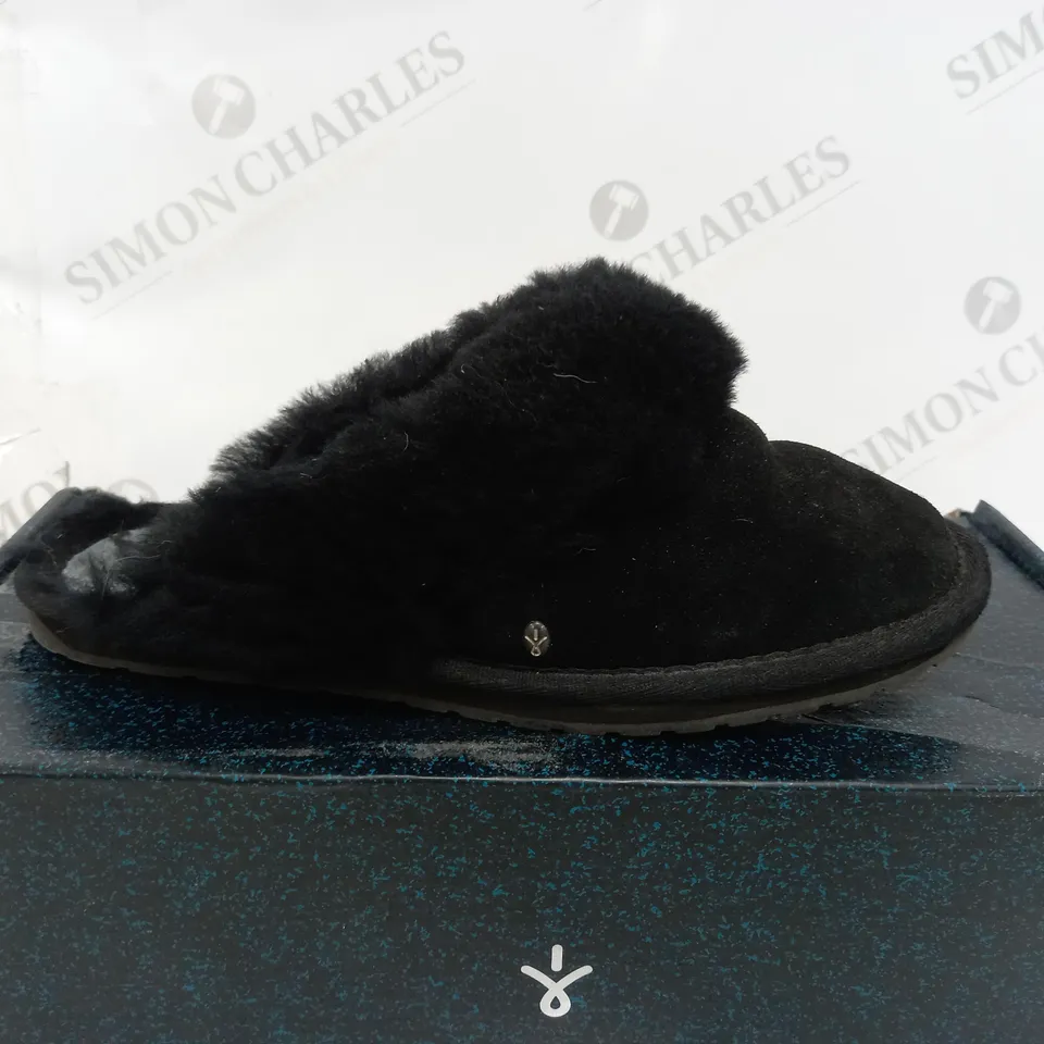 BOXED EMU AUSTRALIA NEST SLIPPERS, BLACK - SIZE 5