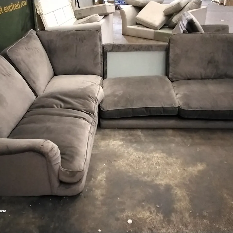 QUALITY DESIGNER ROCHESTER CORNER GROUP MINK PLUSH FABRIC