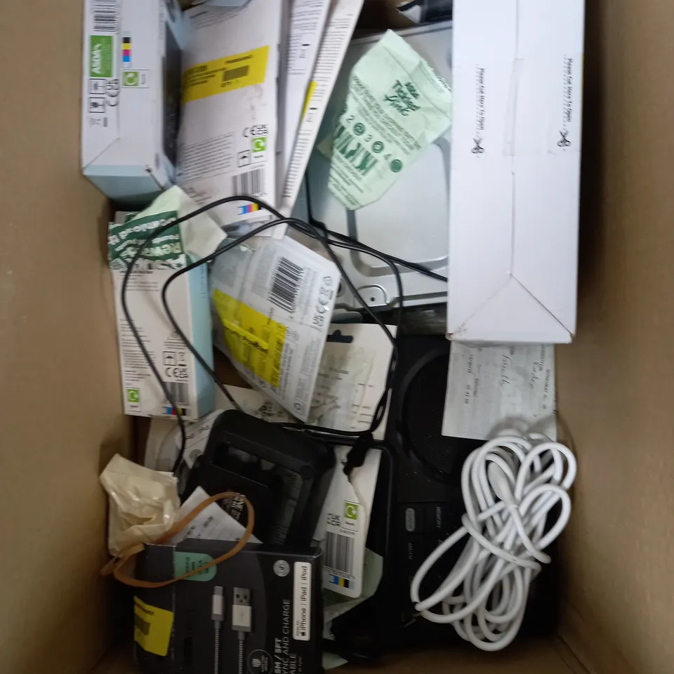 BOX OF APPROXIMATELY 20 ASSORTED ELECTRICAL PRODUCTS TO INCLUDE HEADPHONES, PHONE CASES, CHARGING CABLES ETC 