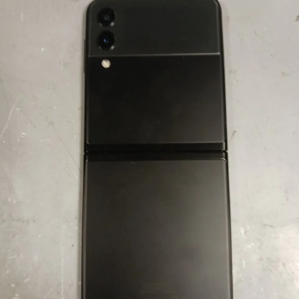 SAMSUNG GALAXY Z FLIP3 SMARTPHONE 