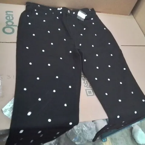 BOXED BRAND NEW APPROXIMATELY 8 SIMPLY BE SPOT STRAIGHT BLACK JEANS SIZE 18R
