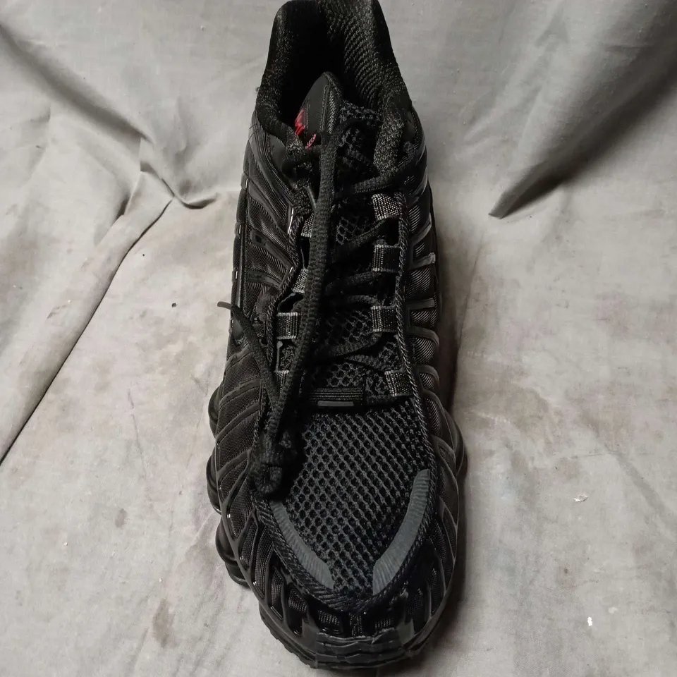 UNBOXED PAIR OF NIKE SHOX TRAINERS IN ALL BLACK - UK 10