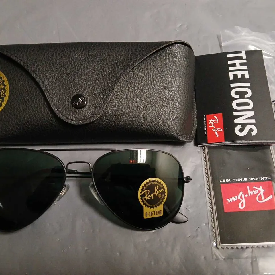 BOXED PAIR OF RAY BAN GLASSES WITH G-15 LENS IN CASE