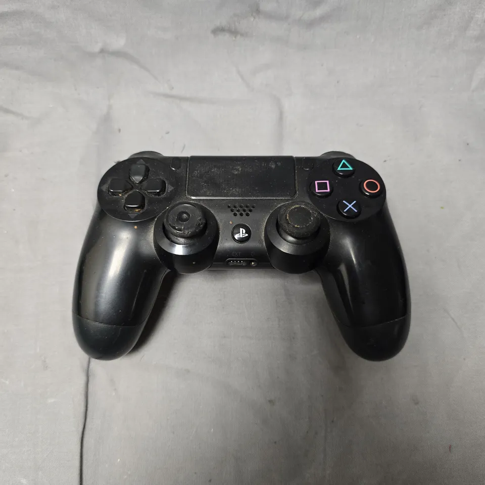 APPROXIMATELY 7 ASSORTED ELECTRICAL PRODUCTS TO INCLUDE GAMING HEADSET, SMART SPEAKER, NINTENDO SWITCH DOCK ETC