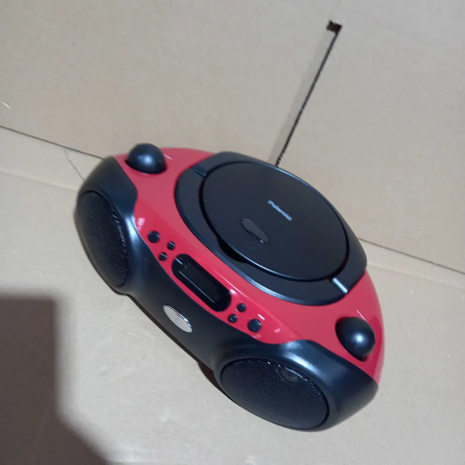 POLAROID BLUETOOTH CD BOOMBOX BLACK/RED 