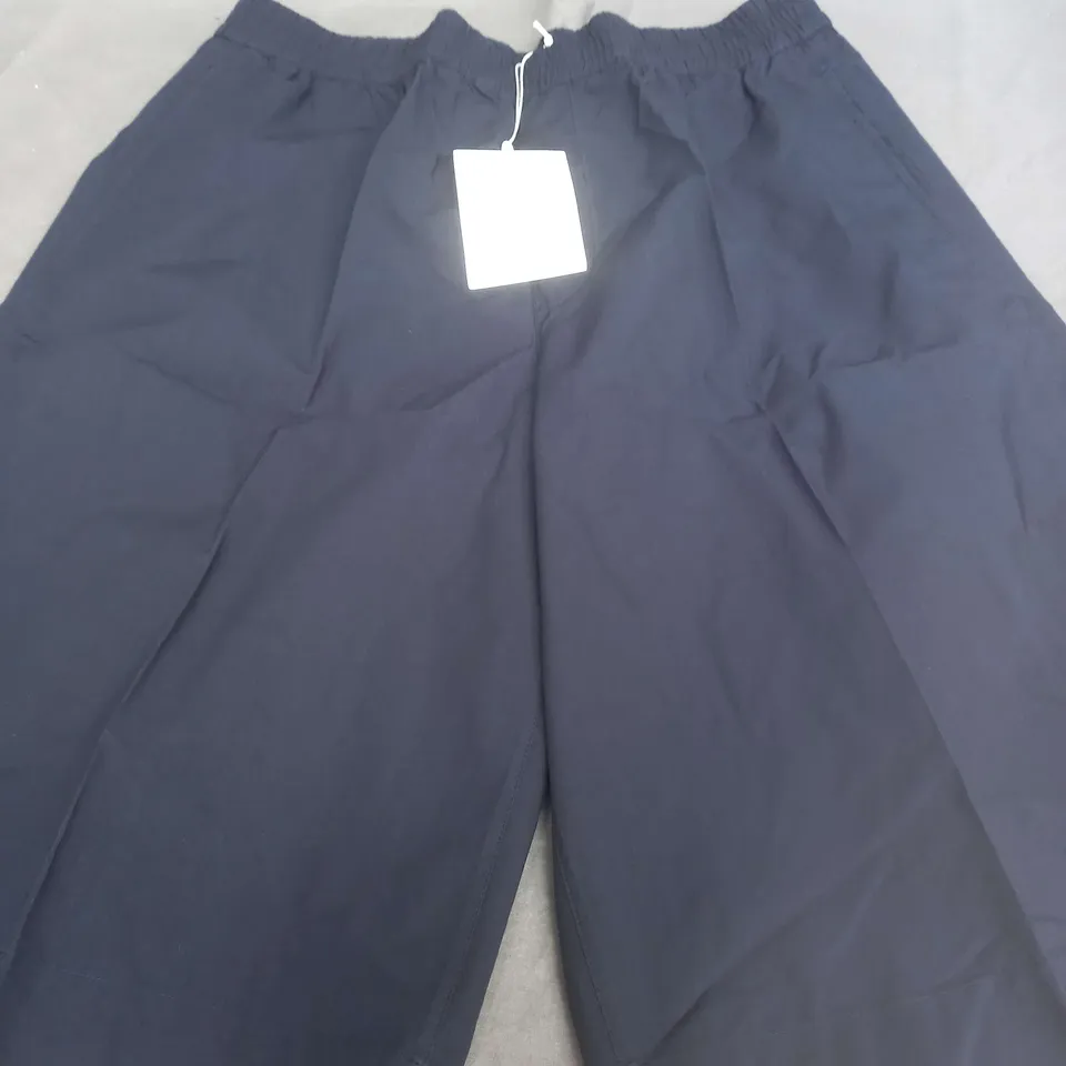 COS NAVY SHORTS - SMALL