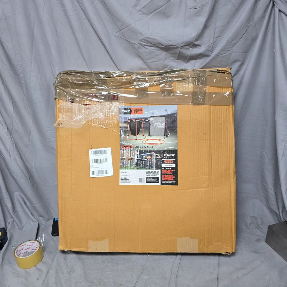 FOOTBALL FLICK SERIOUS PLAY URBAN SKILLS SET RRP £34.99