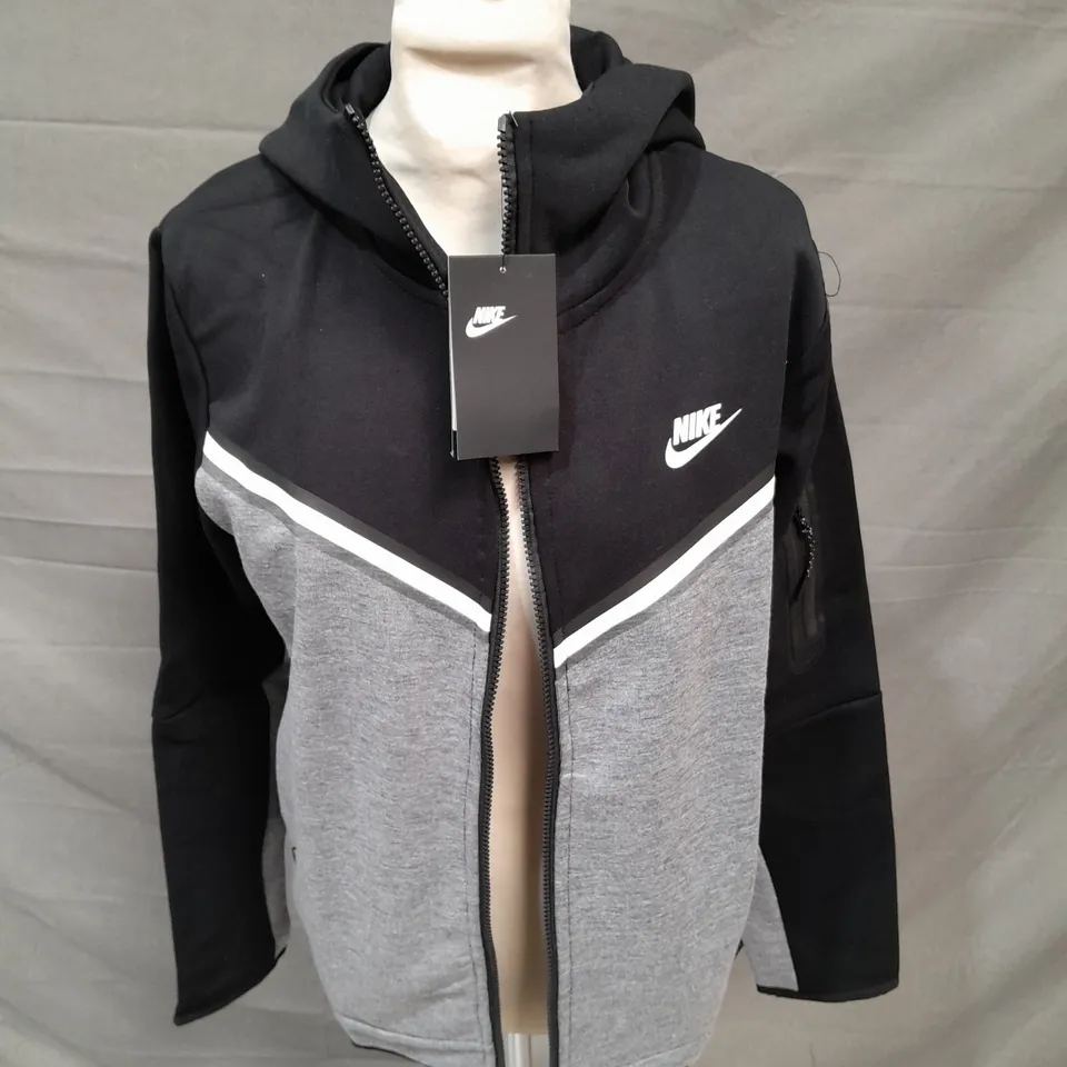NIKE BLACK & GREY JACKET WITH HOOD - LARGE