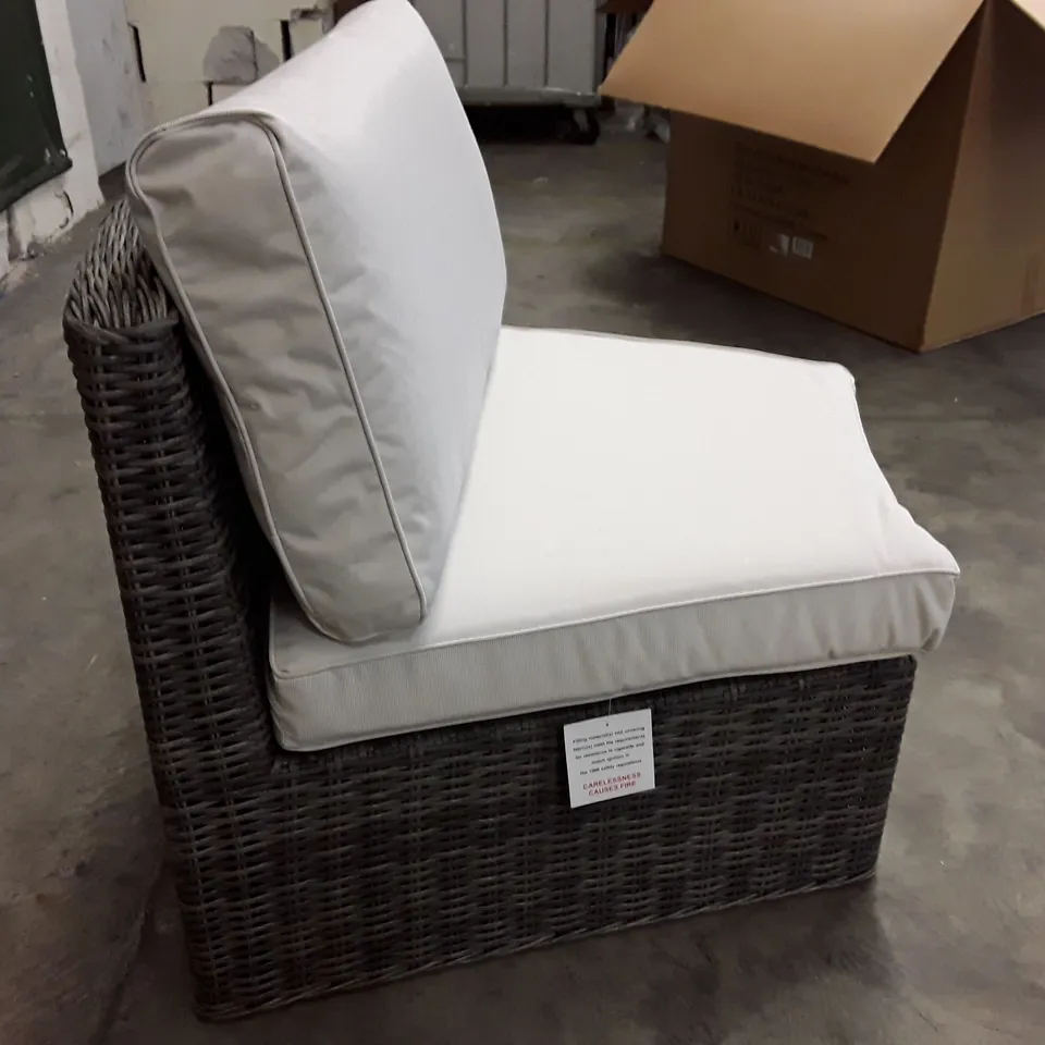 BOXED ARCHED MIDDLE SOFA CHAIR - GREY